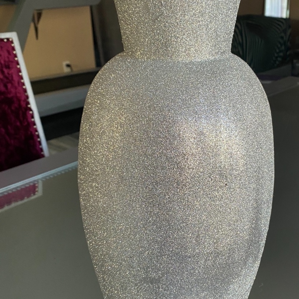 Vase - Picture 3 of 3